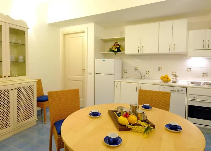 Aurora Амальфи